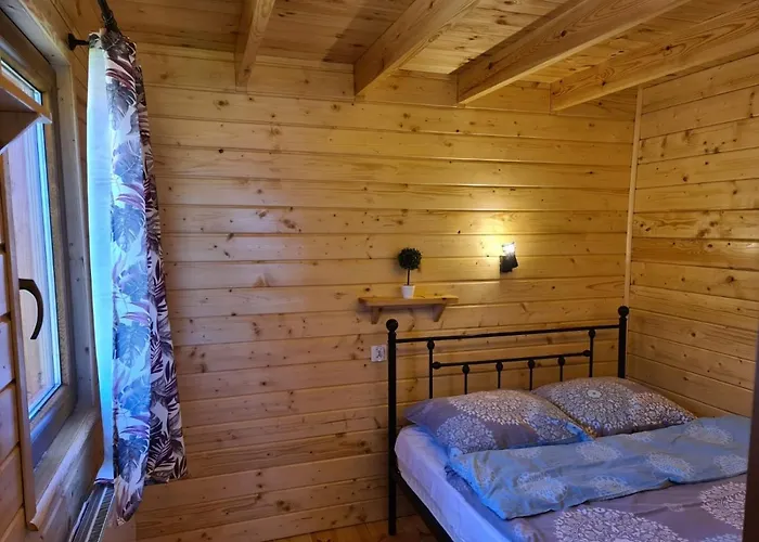 Siedlisko Nr 5a Nad Jeziorem Skarlinskim, Jezioro, Mazury, Letniskowe, Bania * Kurzetnik